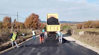 Balıkesir'in 20 ilçesinde sıcak asfaltlama sürüyor