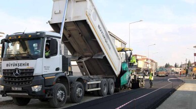 Süleyman Binek Caddesi’nde asfalt çalışmaları başladı