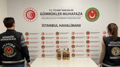 İstanbul Havalimanında Alkollü İçki Görünümü Verilmiş Sıvı Kokain Ele Geçirildi
