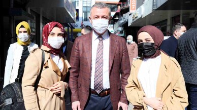 'Gençlerimizi bilimin ışığında geleceğe hazırlıyoruz'