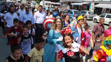 Akyazı Belediyesi Çocuk Şenliği 1.Günü Çoşkuyla Kutlandı