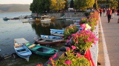 Gölyazı çiçeklerle şenlendi