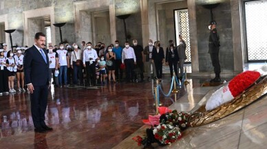 Başkan Yılmaz, gençlerle Anıtkabir’de