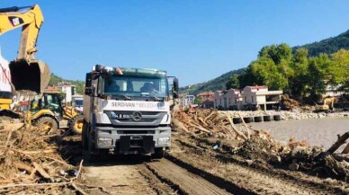 Serdivan Belediyesi Afet Bölgelerinde Çalışmaya Devam Ediyor