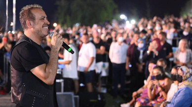 Anadolu Rock’ın güçlü sesi Balıkesirlileri mest etti