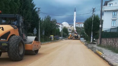 Değirmendere Sezai Karakoç Caddesi’nde üstyapı çalışmalarına başlandı