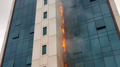 Ataşehir'de dış cephe yangını