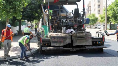 Şehit Oktay Kaya Caddesi’ne son kat asfalt seriliyor