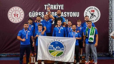 Sakarya Büyükşehir güreş takımı Türkiye 1. Ligi’ne yükseldi