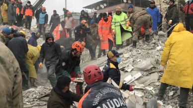 SAÜ'den Deprem Bölgesindeki Arama Kurtarma Faaliyetlerine Destek