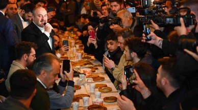 Bakan Varank, Toog’la Geldi, Simit Çayla Sahur Yaptı