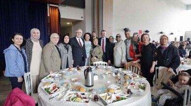 Kocaeli’de Ebeler ve Hemşireler Haftası kutlandı