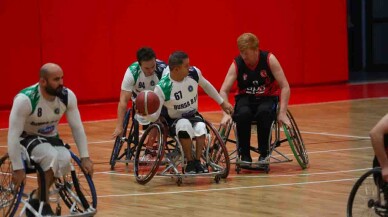 Büyükşehir Sporda Zirveye Oynuyor