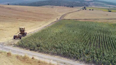 Balıkesir'de tarla ve zeytinlik yollarında genişletme ve düzenleme çalışmaları başladı