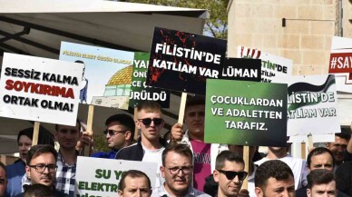 Balıkesir'de AK Parti'li Gençler İsrail'i Protesto Etti