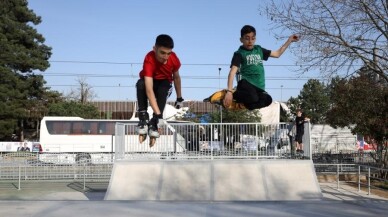 Adrenalin tutkunları Doğu Kışla Skate Park’a