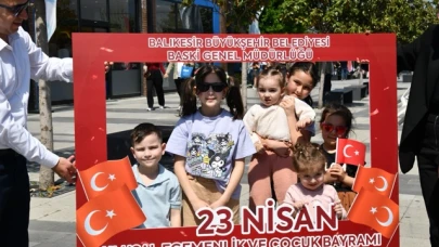 Balıkesir'de çocuklar festivalin tadını çıkarıyor