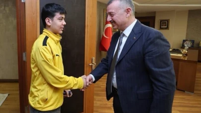 Kocaelisporlu Efe Kartal’dan Büyükakın’a ziyaret