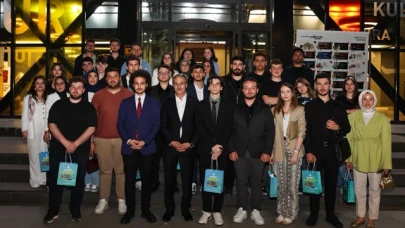 Başkan Yusuf Alemdar gençlerle koyu bir Sakarya sohbetinde buluştu