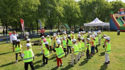 Bursa Uluslararası Spor Festivali’nde çocuklar doyasıya eğlendi