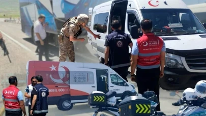 Düzensiz Göçe Büyük Operasyon: 15 Kaçakçı ve 446 Göçmen Yakalandı!