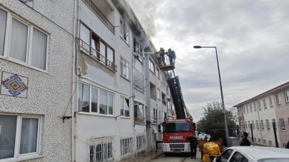 Erdek’te apartman dairesinde korkutan yangın