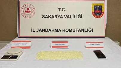 Uyuşturucu tacirleri jandarmadan kaçamadı: 2 tutuklama