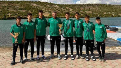Büyükşehir sporcuları Eskişehir’de ikincilik kupasını kaldırdı