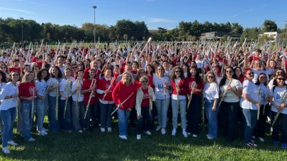 Esenler’de 500 flütçü rekor için aynı anda çaldı
