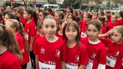 Nilüfer'de gençler ve çocuklar Cumhuriyet için koştu