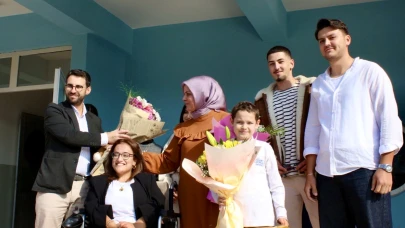 Öğrencilerden kanseri yenen Melike’ye destek