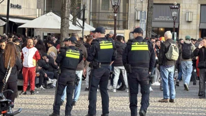 Taraftarlardan Dam Meydanı’nda Galatasaray’a coşkulu destek