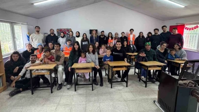 Üniversite öğrencileri 6 öğrencili köy okulunu yeniledi