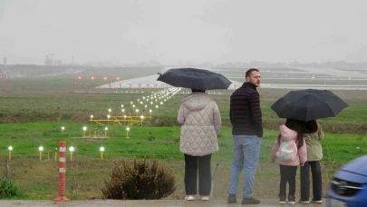 Sabiha Gökçen’in pistinde popüler hale gelen seyir terası ziyaretçi akınına uğruyor
