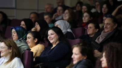 Kartepe’de tiyatro şöleni