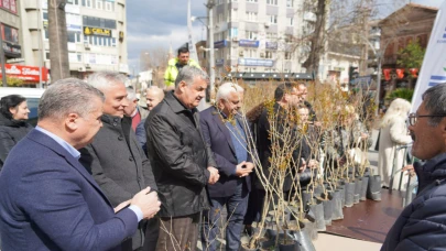 Edremit Belediyesi’nden Orman Haftası’nda ücretsiz fidanı dağıtımı