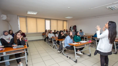Bursa Büyükşehir, üniversite adaylarının yanında