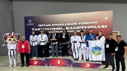 Büyükşehir’in taekwondo takımı Antalya’da doludizgin