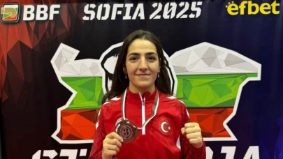 Ece Asude Bulgaristan’dan Madalyayla Döndü