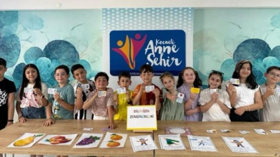 Adım Adım Hayat programı, çocuklara dil becerisi ve yaşam pratiğini bir arada sunuyor