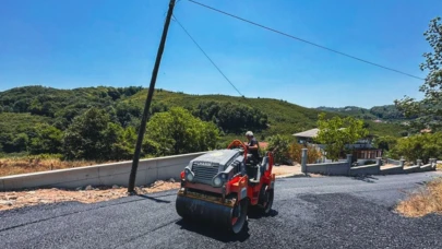 Karasu’da bir mahallenin ulaşım hattı daha yenilendi