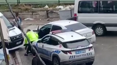 Muayenesi olmayan sürücü polisten kaçtı, servis aracında vurarak durdu