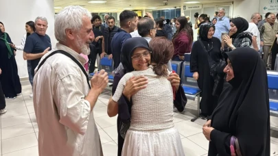 İşitme engellilerin umre heyecanı: Gözyaşları ve dualarla uğurlandılar