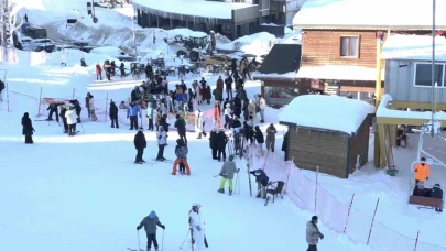Uludağ rengarenk, sömestr cümbüşü yaşanıyor..