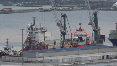 Dron saldırısına uğrayan gemi Samsun Limanı’na demirledi