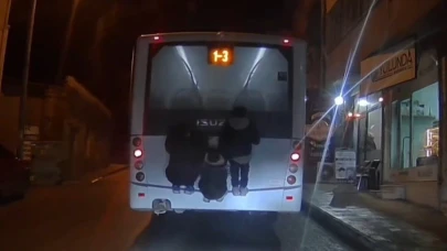 Otobüsün arkasında ölümle dans