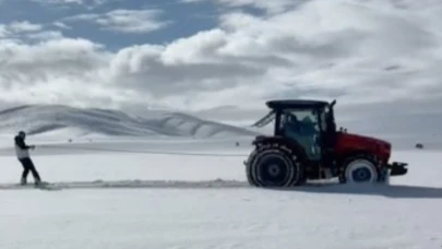 Traktör arkasında kayak keyfi