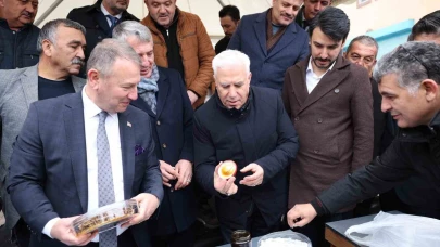 Bursa'da dağ yöresinde arıcılıkla geçimini sağlayan üreticilere arı kovanı desteği