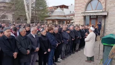 İnegöllü iş adamı gözyaşlarıyla toprağa verildi