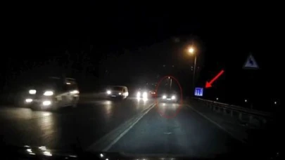Tekirdağ’da otomobil bir anda kayarak savruldu: Kazanın kıl payı atlatıldığı anlar kamerada